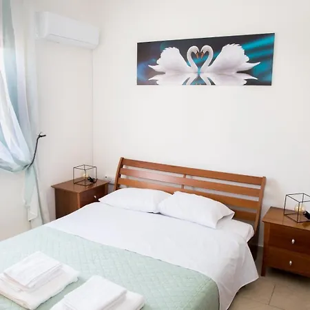 Ocean Breeze Townhouse Near Venus *