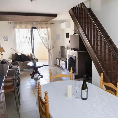 Ocean Breeze Townhouse Near Venus