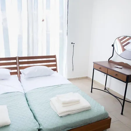 Ocean Breeze Townhouse Near Venus *