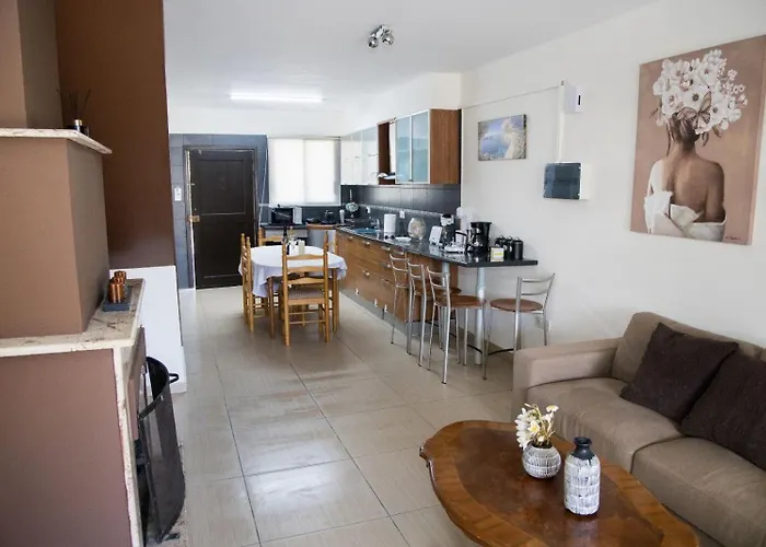 Ocean Breeze Townhouse Near Venus Paphos