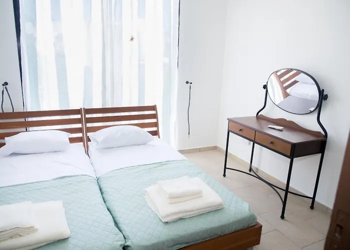 Ocean Breeze Townhouse Near Venus *