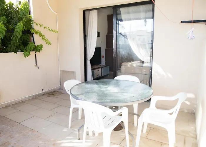 Ocean Breeze Townhouse Near Venus Paphos