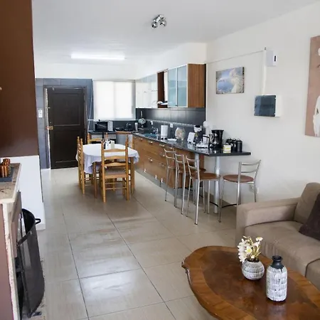 Ocean Breeze Townhouse Near Venus Paphos